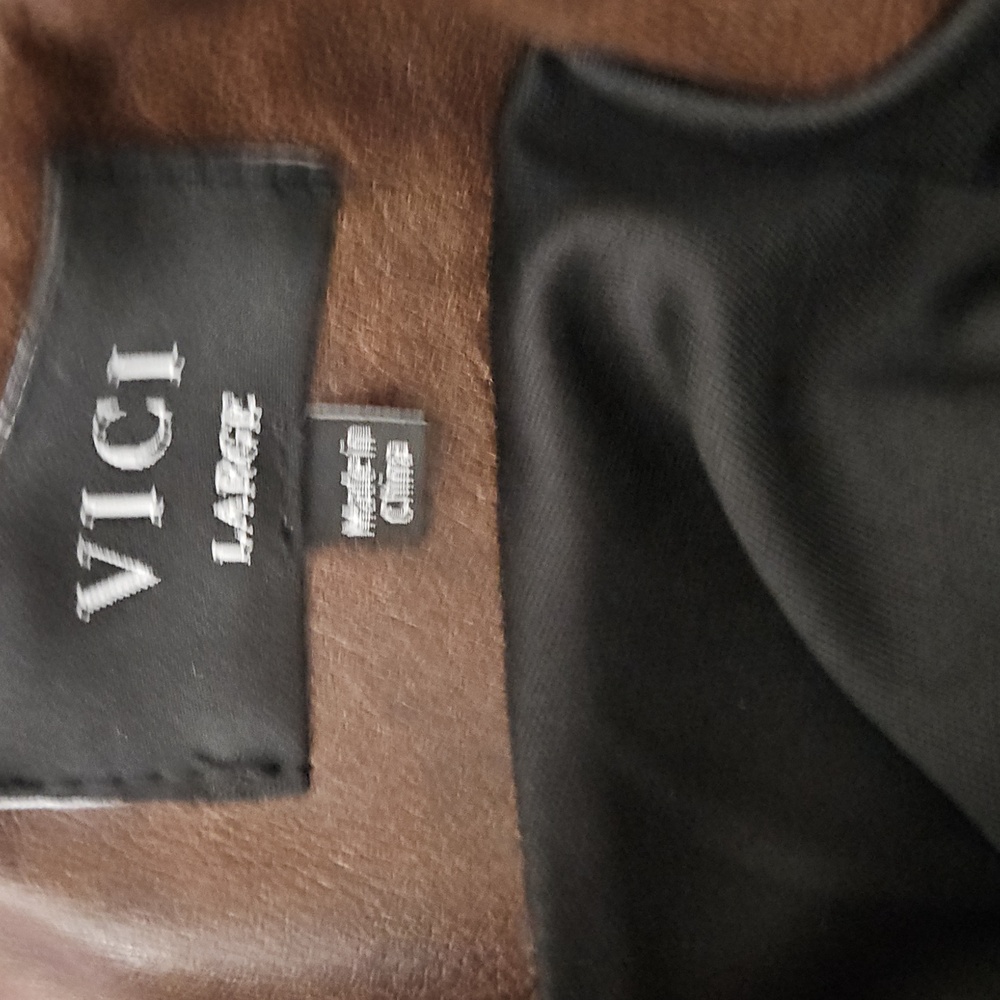 VICI | Front Runner Pleated Leather Mini Skirt. Espresso Brown Size L - Picture 7 of 11